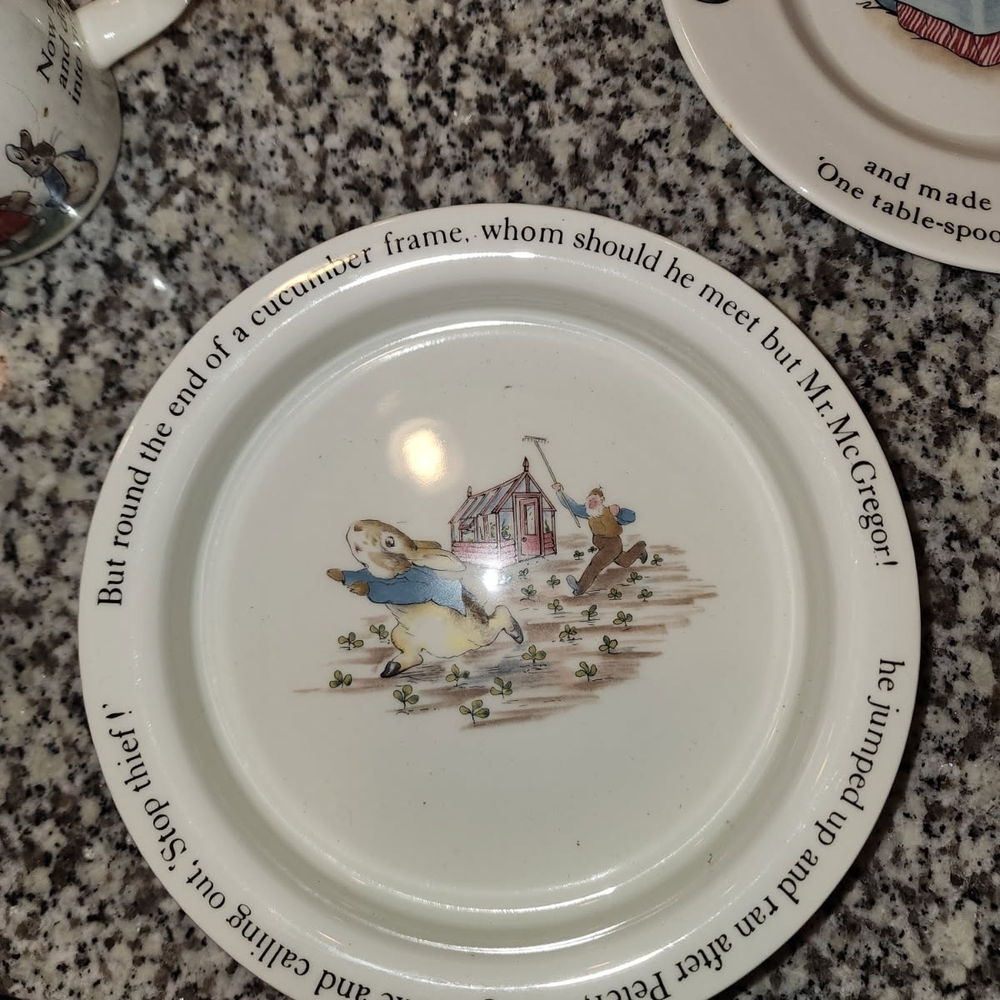 Wedgwood Peter Rabbit Nursery Set - Picture 7 of 11